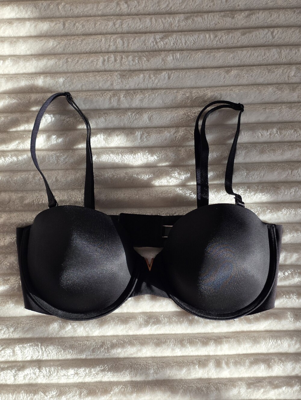 Victoria Secret Love Cloud Smooth Lightly Lined Plunge Demi Bra, Size 34C, Black